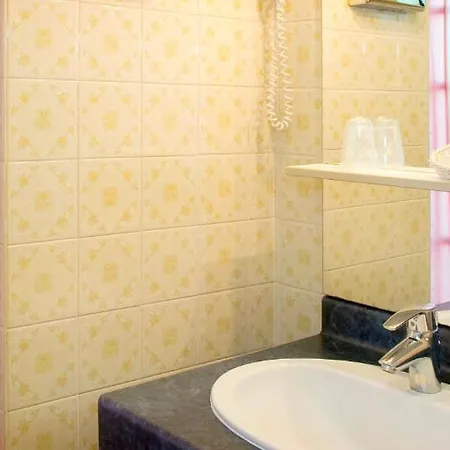 Otel Les Peyrieres 3*
