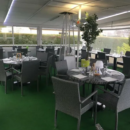 Otel Les Peyrieres Olemps