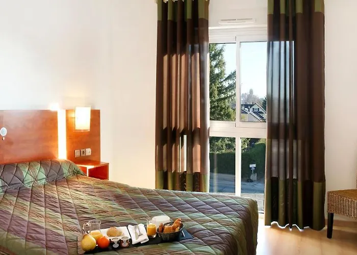 Les Peyrieres מלון