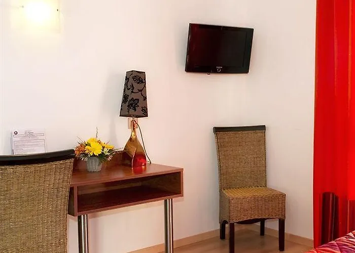 Les Peyrieres מלון Olemps