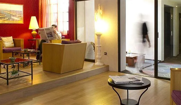 Les Peyrieres מלון 3*