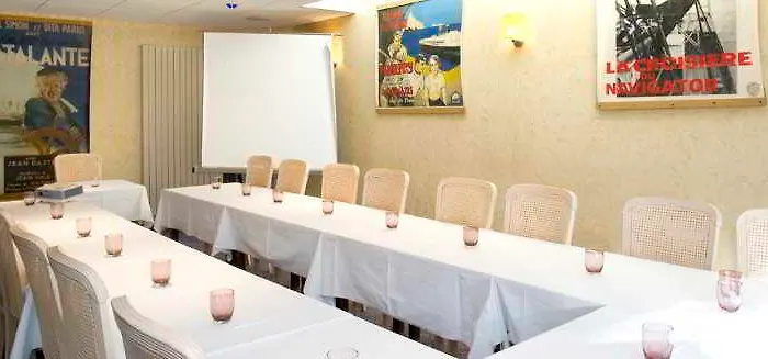 Les Peyrieres מלון Olemps