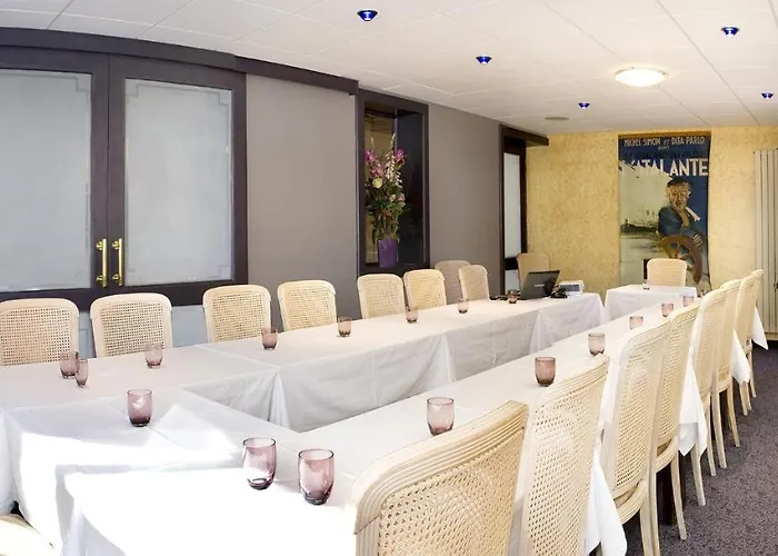 Les Peyrieres 酒店 Olemps