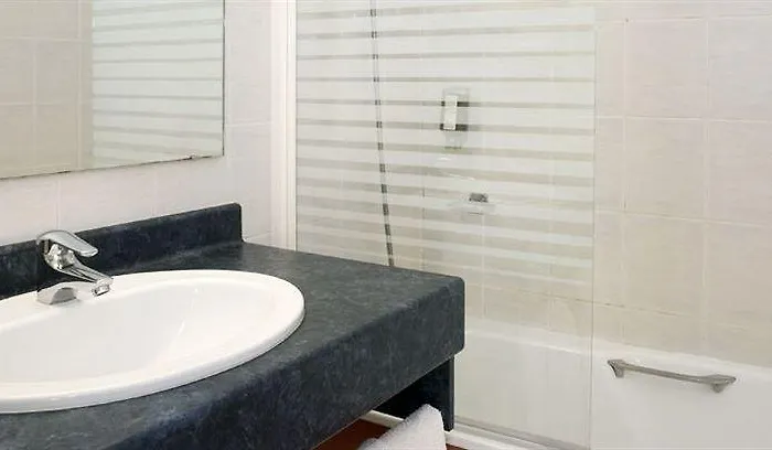 Les Peyrieres 酒店 Olemps