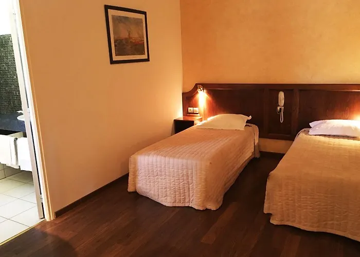 Les Peyrieres 酒店 3*