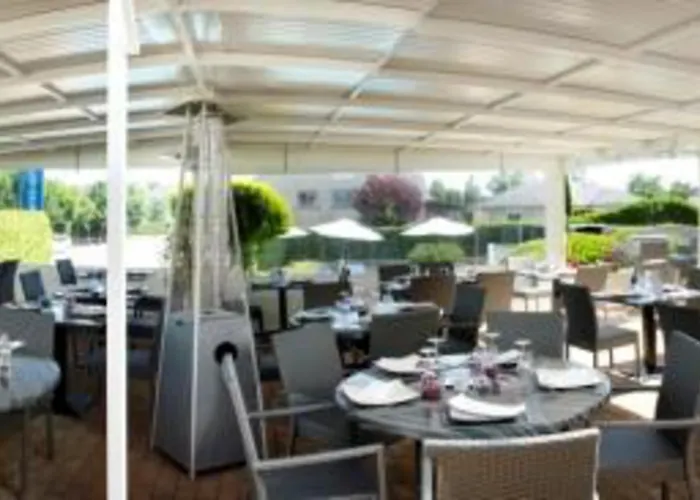 Les Peyrieres 酒店 3*